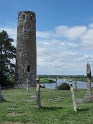 Clonmacnoise, Ireland, mediaeval monastery, round tower : Clonmacnoise, Ireland, mediaeval monastery, round tower