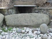 engraved kerb stone, Ireland, Knowth, Megalithic passage tomb : engraved kerb stone, Ireland, Knowth, Megalithic passage tomb
