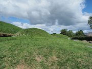 Ireland, Knowth, Megalithic passage tomb, Satellite passage mound : Ireland, Knowth, Megalithic passage tomb, Satellite passage mound