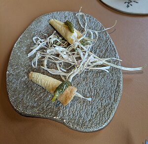 20240515_PXL110900200_Pixel7a-JEB L'asperge glacée et sa Livèche ...asparagus ice cream cornets