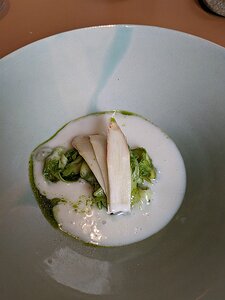 20240515_PXL111056674_Pixel7a-JEB L'asperge glacée et sa Livèche white asparagus, green asparagus, lovage, cream and...