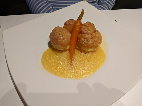 20220612_PXL120148768_Pixel3a-JEB dessert: Choux crémeux à l'orange et carotte
