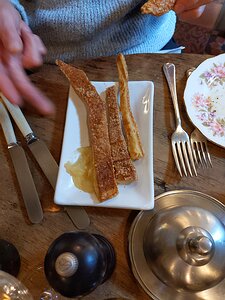 20211005_PXL131353519_Pixel3a-JEB Crackling & Apple Sauce £4.50