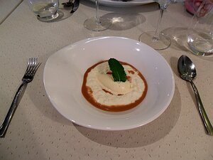 20110705_SAM_0268_ES71 dessert: Riz au lait caramélisé, compotée d'abricots et glace amande