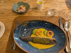 20251009_PXL112810607_Pixel7a-JEB Filet de bar grillé (pour 2 personnes) supplément 5 € par pers. gratiné d'une viennoise de wasabi et sémame, galettes Vonnaciennes au potiron et son céviche de...