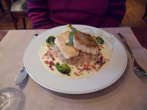 20140219_SAM_1553_ES71 main: sandre (pike perch) with choucroute and a creamy bacon sauce