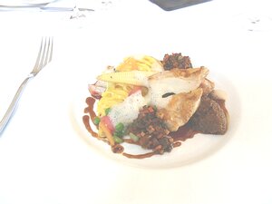 20131018_SAM_1469_ES71 main - 2x Freiland-Poularde, Pfifferlinge, Nudeln, Gemüse - roast and shredded chicken, Chanterelle, pasta, vegetables