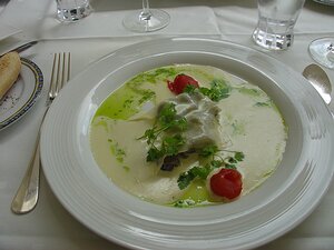 20070605_DSC02673_DSCV1 Starter: Snail ravioli in a garlic and cream sauce