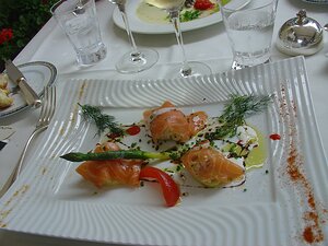 20070605_DSC02674_DSCV1 starter: Homard rillette on potato wrapped in smoked salmon