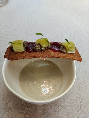 20180414_IMG132351553_MotoG4-JEB Amuse bouche 2: lentil soup and sarasan biscuit with celery,lentil and beetroot jam