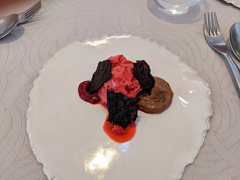 20190729_IMG150523_Pixel3a-JEB second dessert: chocolate mousse with raspberry and cayenne sorbet