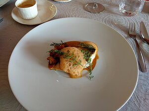 20170803_IMG135916824_MotoG4-JEB fish: sea bass with chanterelles and a shellfish emulsion and sauce