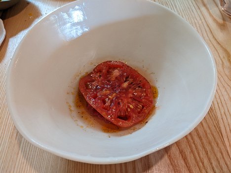 20220806_PXL111652981_Pixel3a-JEB vanilla tomato, marinated raw beef gravilax