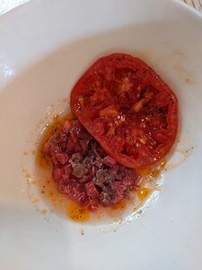 20220806_PXL111747056.MP_Pixel3a-JEB vanilla tomato, marinated raw beef gravlax