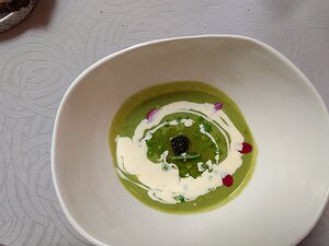 20180706_IMG134003820_BURST001_MotoG4-JEB pea soup with caviar and lime cream