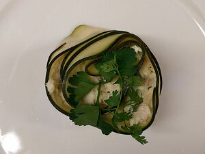 20210313_PXL174940900_Pixel3a-JEB starter: Courgettes de l'été 2020 conservées au vinaigre roulées a l’émietté de poisson aux herbes