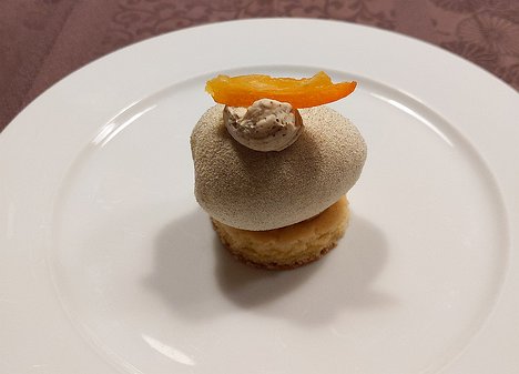 20210404_PXL183143798_Pixel3a-JEB dessert: Œuf de Pâques, pain grille et kumquat