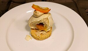 20210404_PXL183406385_Pixel3a-JEB White chocolate outside, praline cream and kumquat conserve inside