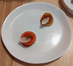 20221008_PXL104008344_Pixel3a-JEB amuse bouche - cheese petal, tomato, tarragon, biscuit
