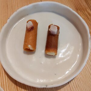 20221008_PXL104040073_Pixel3a-JEB amuse bouche - smoked cheese and smoked mullet cigar