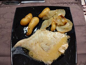 20210227_PXL184933898_Pixel3a-JEB main: Raie de Méditerranée au beurre noisette, grenailles et oignons rôties