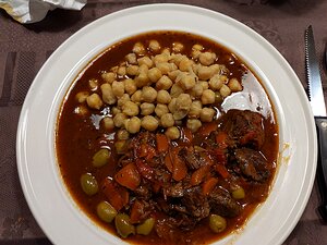 20210306_PXL184703170_Pixel3a-JEB main: Joue de bœuf braise longuement façon tajine, étuvée de pois chiche