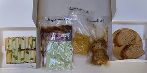 20210508_PXL165011003_Pixel3a-JEB The delivery - boxes opened