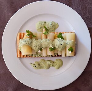 20210508_PXL170612975_Pixel3a-JEB Asperges en feuilletrë à l'ail des ours
