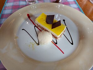 20170512_IMG132944757_HDR_MotoG4-JEB Entremet poire et chocolat