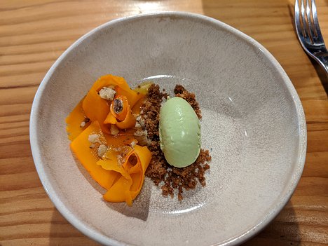l'Alchemille Restaurant_Kaysersberg_20191120_IMG143303 pumpkin, pine sorbet and walnuts