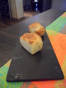 20150306_SAM_7824_ES71 Amuse bouche - thumb-sized cake with (rather salty) smoked ham lardons