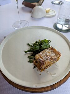 20250512_PXL115943689.MP_Pixel7a-JEB Veau de la vallée, lasagne de bas morceaux et salade d'herbes et ...