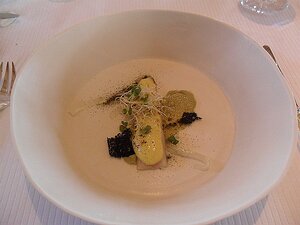20150213_SAM_7808_ES71 starter: Anguille fumée au parfum de Savora®, ruban citron, avocat crémeux et citron confit (photo from 13feb2015)