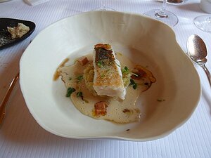 20150314_SAM_7841_ES71 fish: Blanc de poireaux crémeux, huile d’olive et sirop de balsamique, dés de foie gras et colin