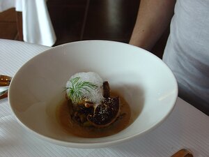 20101014_DSC00832_DSCV1 Gourmet - Foie gras de canard poêlé, bouillon et morceaux de cèpes, écume de lard paysan