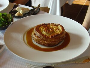 20101014_DSC00836_DSCV1 Gourmet: Tourte de jarret de veau, carottes et champignons de souche au jus