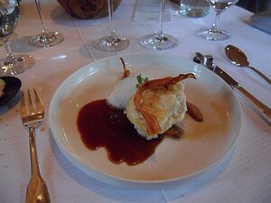 20131119_SAM_1478_ES71 Fish: Lotte, salsifis rôtis, chips de scorsonère, écume de yusu, sirop d’érable et crémeux de fruits à coque