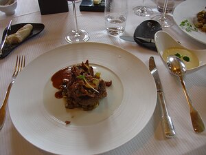 20091221_DSC00447_DSCV1 Beef fillet topped with fungi on diced celery with pureed creamy potatoes