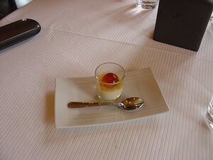 20091221_DSC00448_DSCV1 pre-dessert: creme caramel