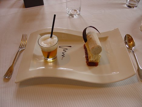 20091221_DSC00449_DSCV1 Dessert: Tarte Tatin (!!) topped with cinnamon icecream and with apple juice