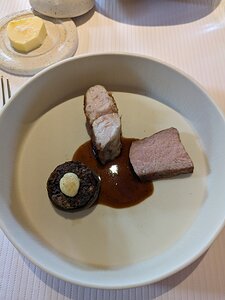 20230923_PXL120206526_Pixel7a-JEB Veau de chez Sylvere et Valentin, pièce noble rôtie, ris et champignon farci