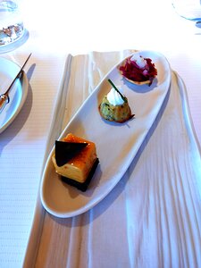 20200928_123533_Pixel3a-JEB cube of sweet potato on fried bread, cheese and smoked cheese, choucroute rouge tartlet