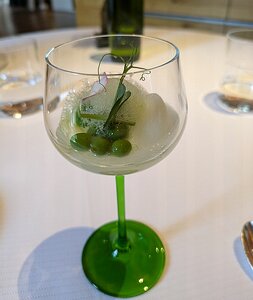 20240702_PXL104921883_Pixel7a-JEB amuse bouche - petit pois lacté, sorbet, gel et muscat