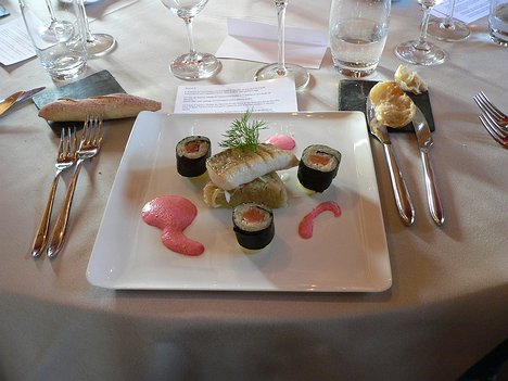 20061026_P1000656 fish course: Le Filet de Sandre, Salade de Choucroute Poêlée à l’Ananas et son Sushi de Saumon