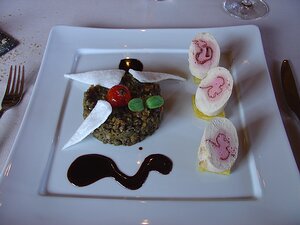 20070406_DSC02518_DSCV1 main: l’involtini de volaille vapeur, duo de lentilles au garam massala et ses chips de crevettes