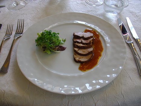 20090302_DSC00018_DSCV1 Starter: Filet de porc aux epices, salade