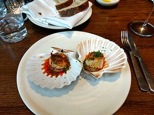 IMG_20170419_183437753_HDR antipasti: Roast Orkney scallops, Jerusalem artichoke and 'nduja (hot pepper pork salumi)