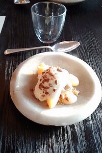 20151025_IMG152321912_MotoG-JEB Innis and Gunn beer ice cream, quince and malt (individual portion)