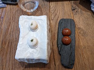 20230106_PXL131338061.NIGHT_Pixel3a-JEB macaroon with Earl Grey cream, fruit pastille