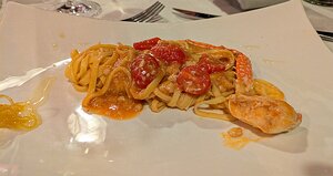 20240621_PXL182550123_DxO-DP7natural_Pixel7a-JEB Tagliolini al granchio, pomodorini e zeste di limone (Home made tagliolini with crab, cherry tomatoes and lemon zest)